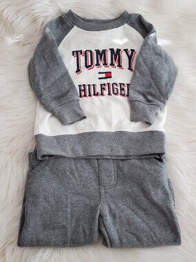 Tommy Hilfiger Boys 2 Piece Crew Fleece Set SZ 12M